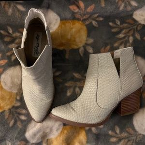 White ankle boots size 8.5